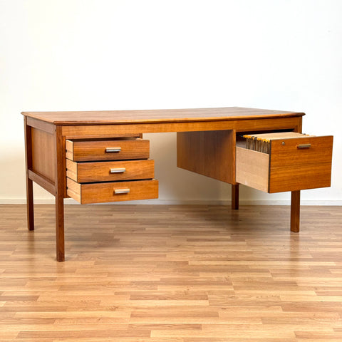 Writing desk in walnut by Gordon Russell for Averskogs möbelfabrik, 1960s-70s, Sweden - Beyo Vintage
