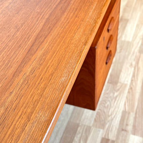 Writing desk "FM60" in teak by Kai Kristiansen for Feldballes Møbelfabrik, 1950s-60s, Denmark - Beyo Vintage