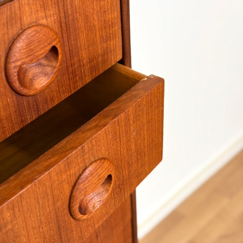 PRICE Chest of 7 drawers in teak, 1950s-60s, Denmark - Beyo Vintage