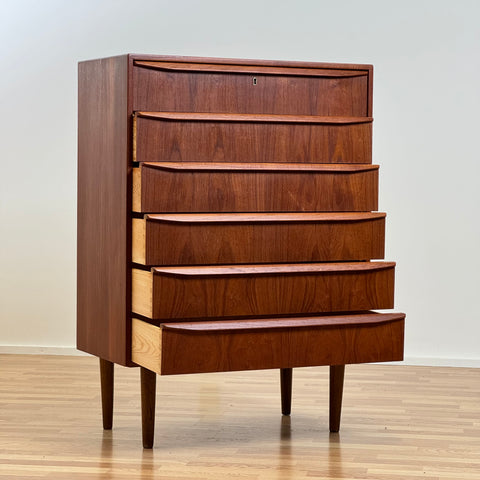 Teak chest of drawers, Denmark, 1950s-60s. - Beyo Vintage
