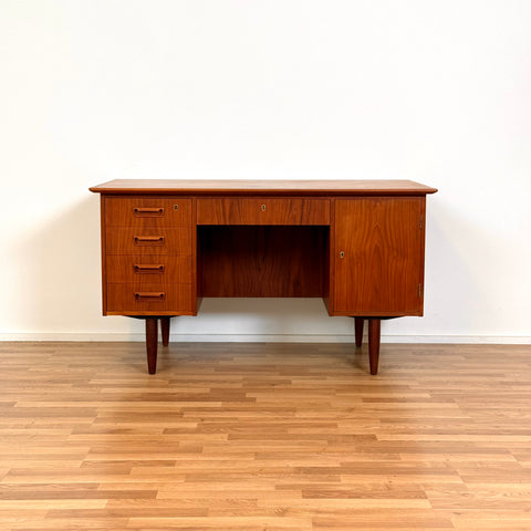 PRICE Writing desk in teak, 1950s-60s, Denmark - Beyo Vintage