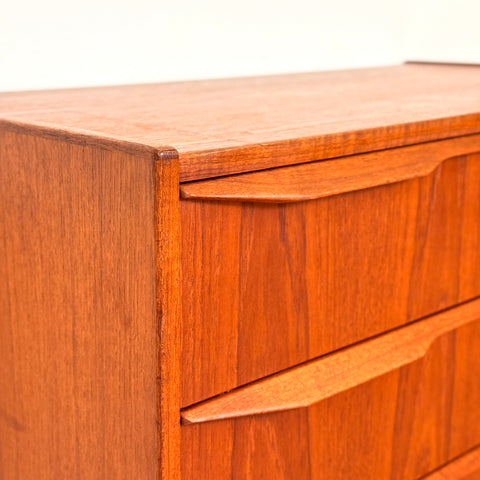Chest of 4 drawers in teak, 1950s-60s, Denmark - Beyo Vintage