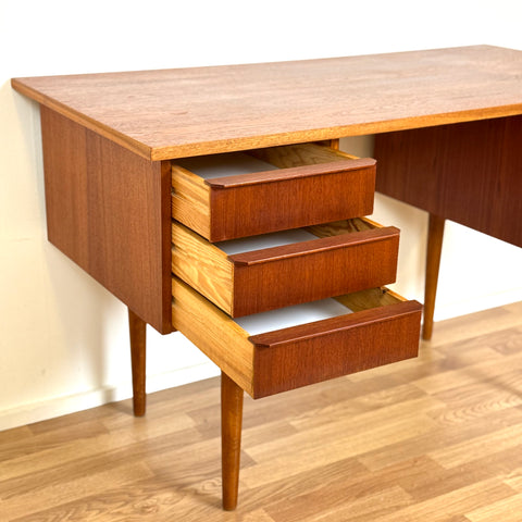 Small writing desk in teak, 1950s-60s, Denmark - Beyo Vintage
