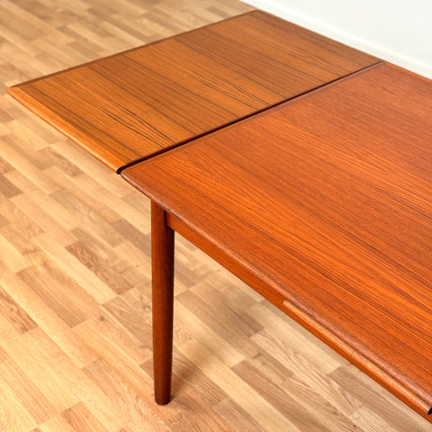 Dining table in teak, 1950s-60s, Denmark
