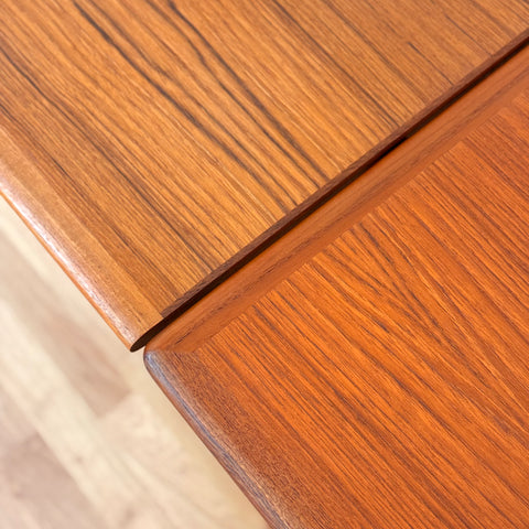 Dining table in teak, 1950s-60s, Denmark