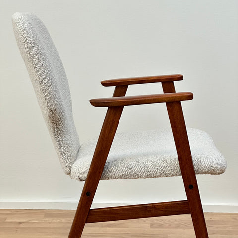 Armchair in bouclé, 1970s - Beyo Vintage