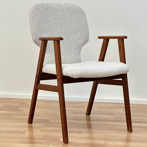 Armchair in bouclé, 1970s - Beyo Vintage