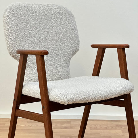 Armchair in bouclé, 1970s - Beyo Vintage