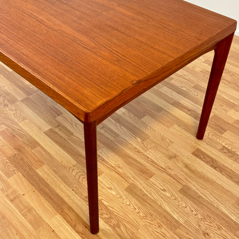 Dining table in teak, Henning Kjaernulf - Beyo Vintage