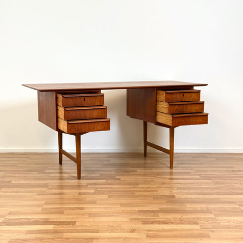 PRICE Writing desk in teak, 1950s-60s, Denmark - Beyo Vintage