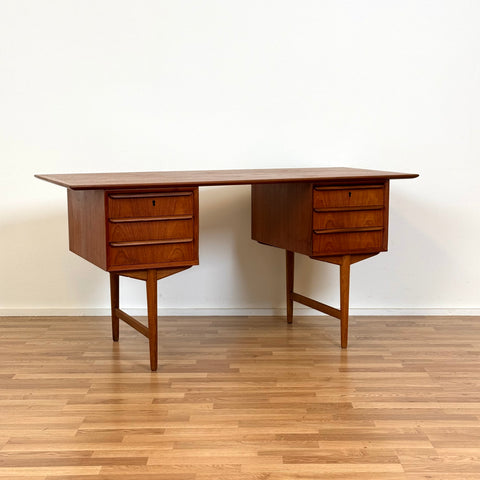 PRICE Writing desk in teak, 1950s-60s, Denmark - Beyo Vintage