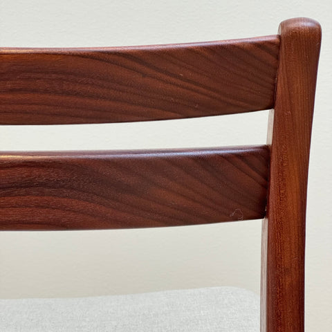 Set of 4 dining chairs of solid walnut - Beyo Vintage