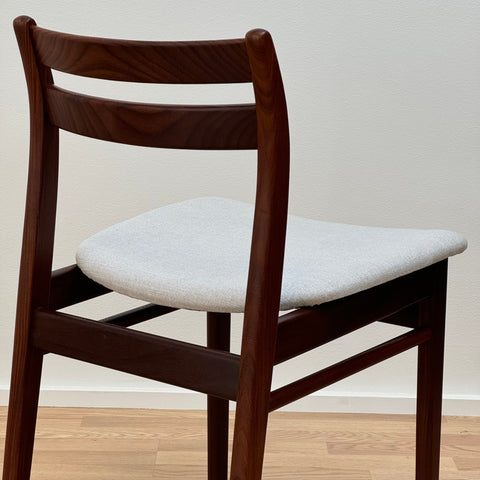 Set of 4 dining chairs of solid walnut - Beyo Vintage
