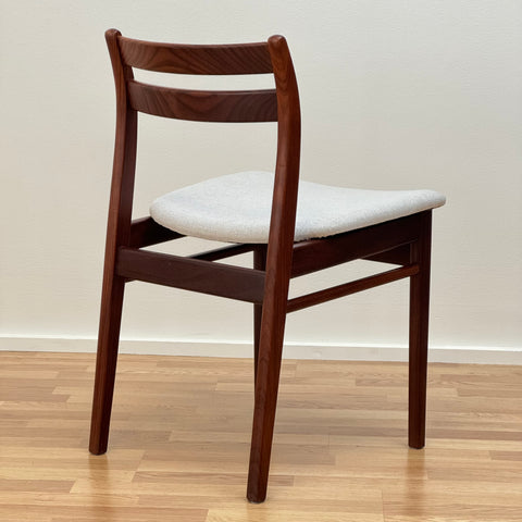 Set of 4 dining chairs of solid walnut - Beyo Vintage