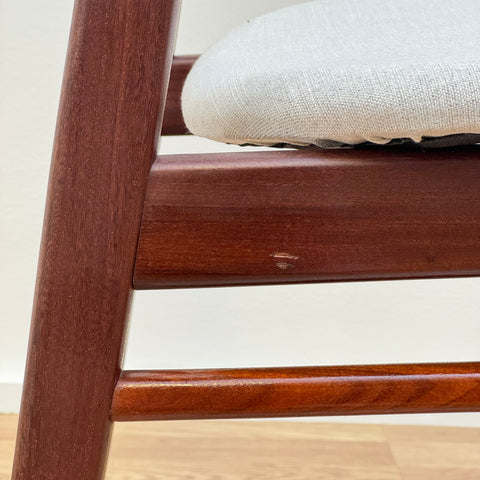 Set of 4 dining chairs of solid walnut - Beyo Vintage