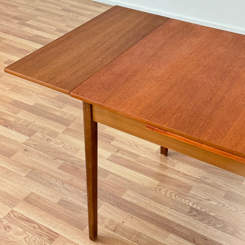 Small dining table in teak - Beyo Vintage