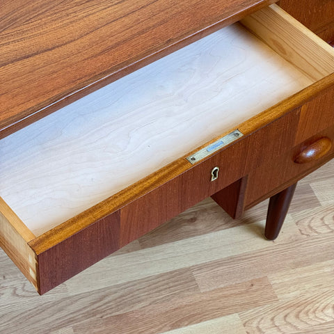 Writing desk in teak, Denmark, 1950s-60s. - Beyo Vintage