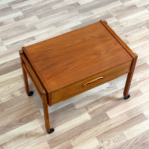 PRICE Side table in teak, 1950s-60s, Denmark - Beyo Vintage