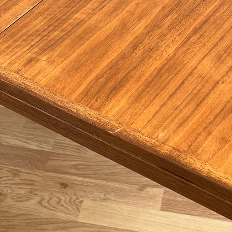 Dining table in walnut, Skaraborg, Sweden - Beyo Vintage