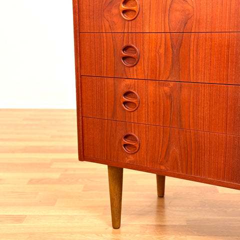 Chest of drawers in teak by Arne Vodder