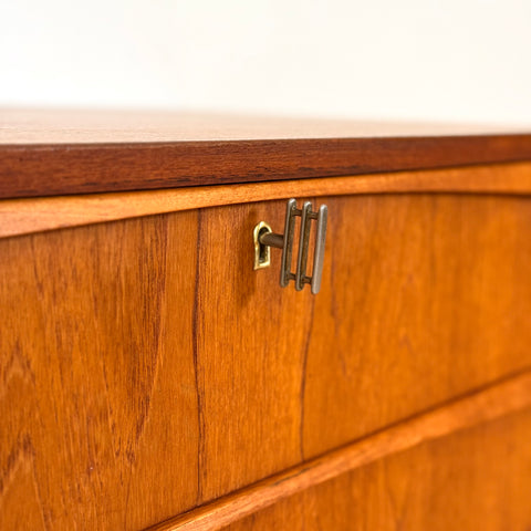 Chest of 5 drawers in teak, 1950s-60s, Denmark - Beyo Vintage