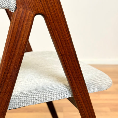 Set of 4 dining chairs in walnut, 1950s-60s, Denmark