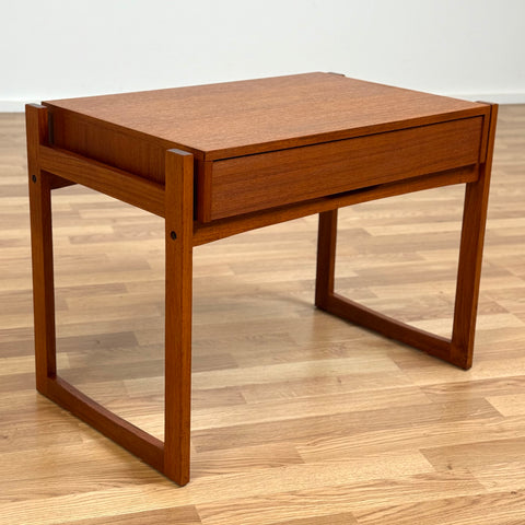 Side table in teak, 1950s-60s, Denmark - Beyo Vintage