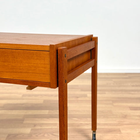 Side table / Sewing table in teak, 1950s-60s, Denmark - Beyo Vintage