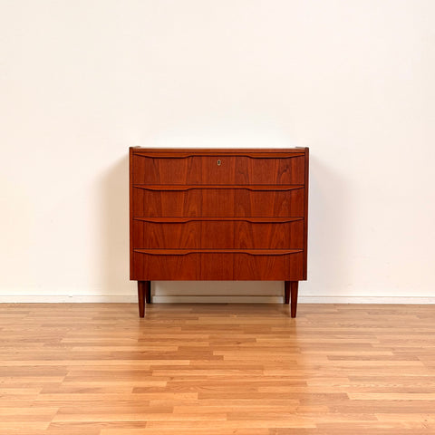 Chest of 4 drawers in teak, 1950s-60s, Denmark - Beyo Vintage