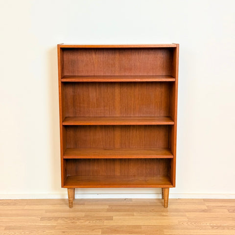 Teak bookcase, Ålsjunga Möbelfabrik, Sweden - Beyo Vintage
