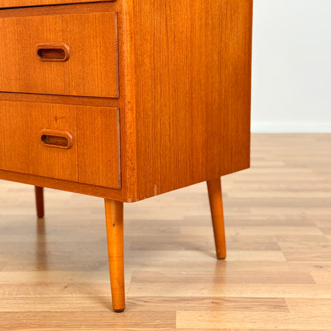 Chest of drawers in teak & beech