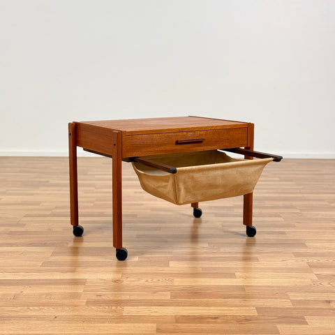 Side table in teak, 1950s-60s, Denmark - Beyo Vintage