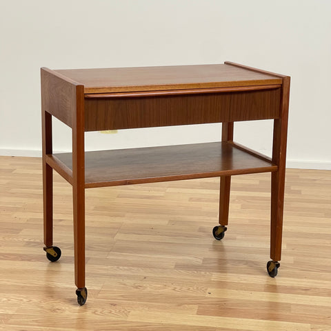 Side table in teak, Denmark, 1950s-60s. - Beyo Vintage