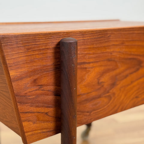 Side table / Sewing table in teak, 1950s-60s, Denmark - Beyo Vintage