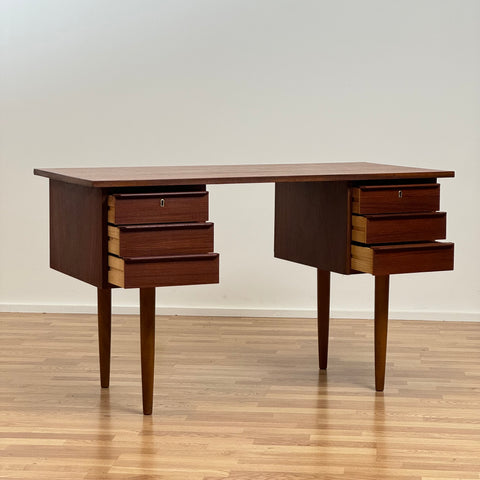 Writing desk in teak, Denmark, 1950s-60s. - Beyo Vintage