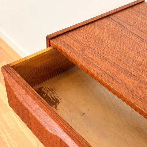 Chest of 4 drawers in teak, 1950s-60s, Denmark - Beyo Vintage