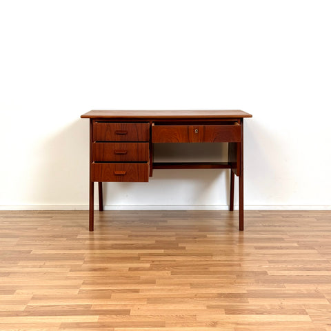PRICE Small writing desk in teak, 1950s-60s, Denmark - Beyo Vintage