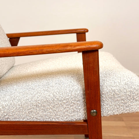 Armchair in bouclé & teak, 1950s-60s - Beyo Vintage