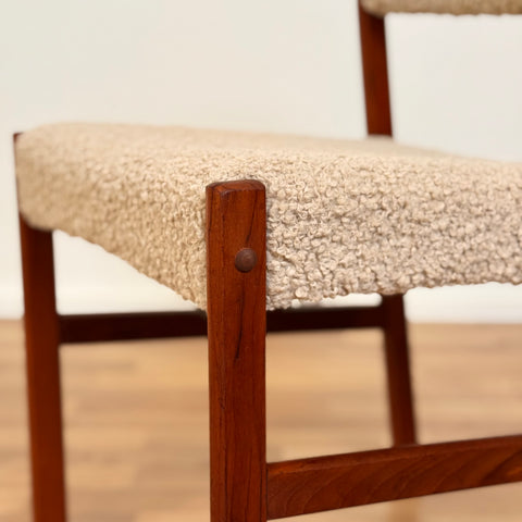 Set om 6 matstolar i teak av Henry Walter Klein