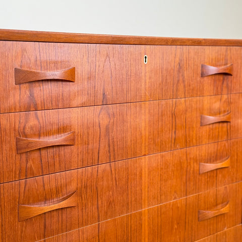 Chest of 6 drawers in teak, 1950s-60s, Denmark - Beyo Vintage