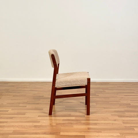 Set om 6 matstolar i teak av Henry Walter Klein