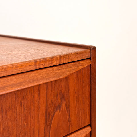 Chest of 4 drawers in teak, 1950s-60s, Denmark - Beyo Vintage