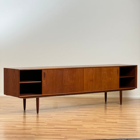 Sideboard in teak, Denmark, 1950-60s. - Beyo Vintage