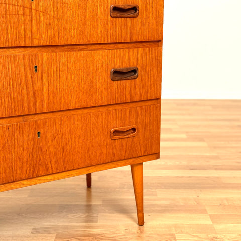 Chest of drawers in teak & beech
