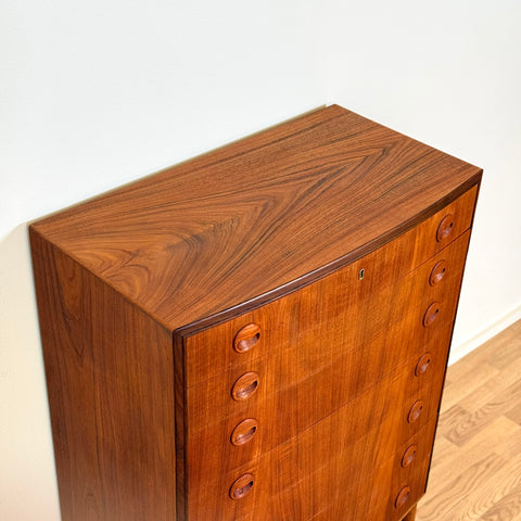 PRICE Chest of 7 drawers in teak, 1950s-60s, Denmark - Beyo Vintage