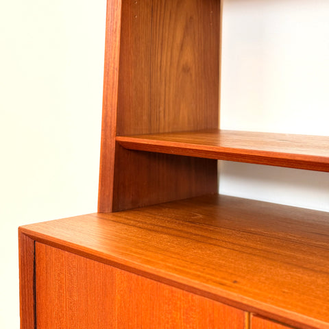 Bookshelf in teak and beech, 1960s-70s, Sweden - Beyo Vintage