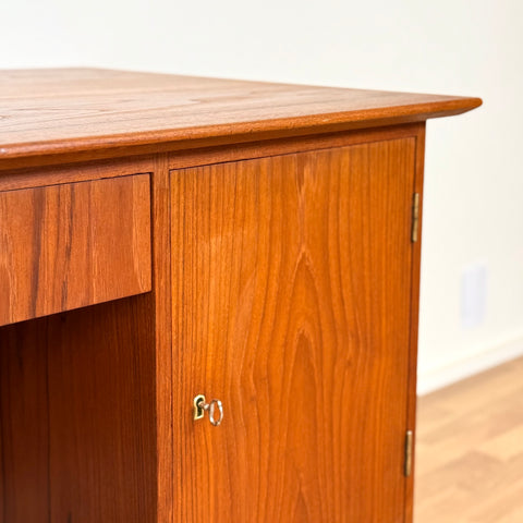 PRICE Writing desk in teak, 1950s-60s, Denmark - Beyo Vintage
