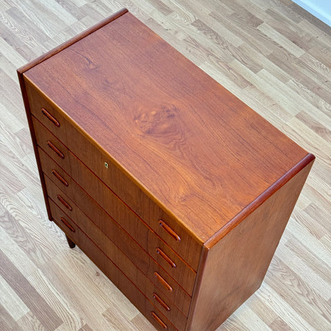 Chest of drawers in teak, Denmark, 1950s-60s. - Beyo Vintage