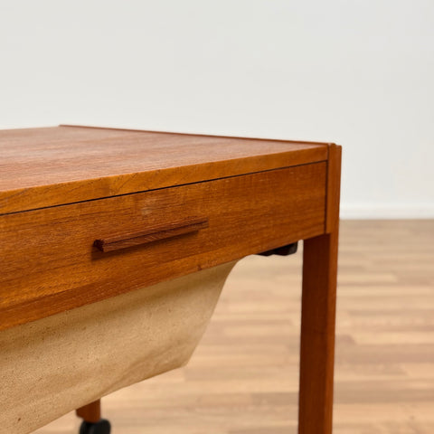 Side table in teak, 1950s-60s, Denmark - Beyo Vintage