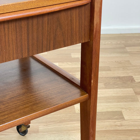 Side table in teak, Denmark, 1950s-60s. - Beyo Vintage